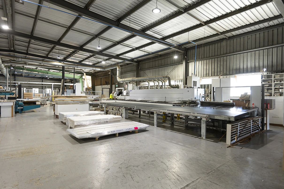 Laser-quality cabinet edge finish produced by HOMAG edge bander